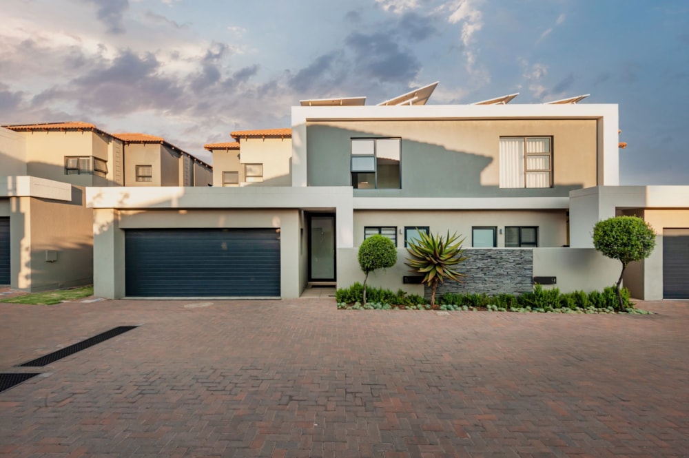 House for sale in Aspen Hills - 1GV1728204 House for sale in Aspen Hills - 1GV1728204