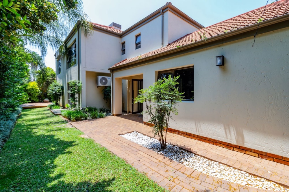 Double-storey house for sale in Pecanwood - 1HR1729018 Double-storey house for sale in Pecanwood - 1HR1729018