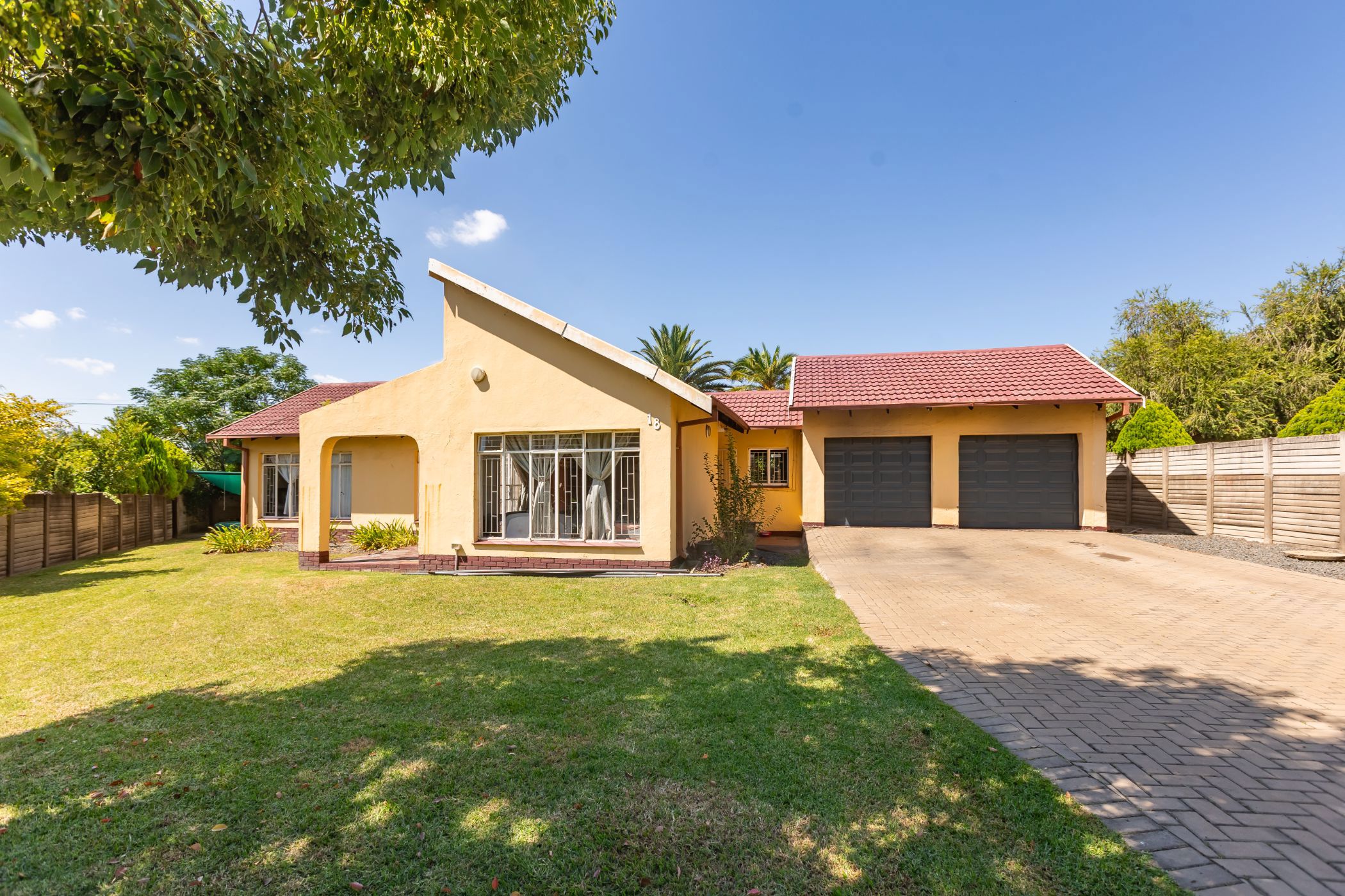 House for sale in Pioneer Park - 1NW1729300