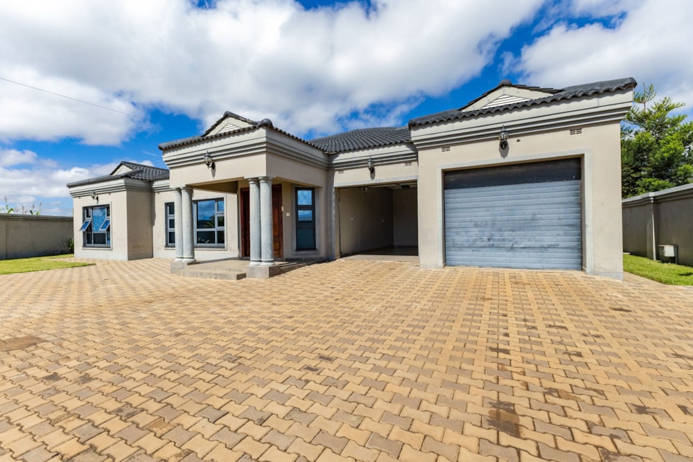 House for sale in Sandton, Zimbabwe - 3ZB1732018