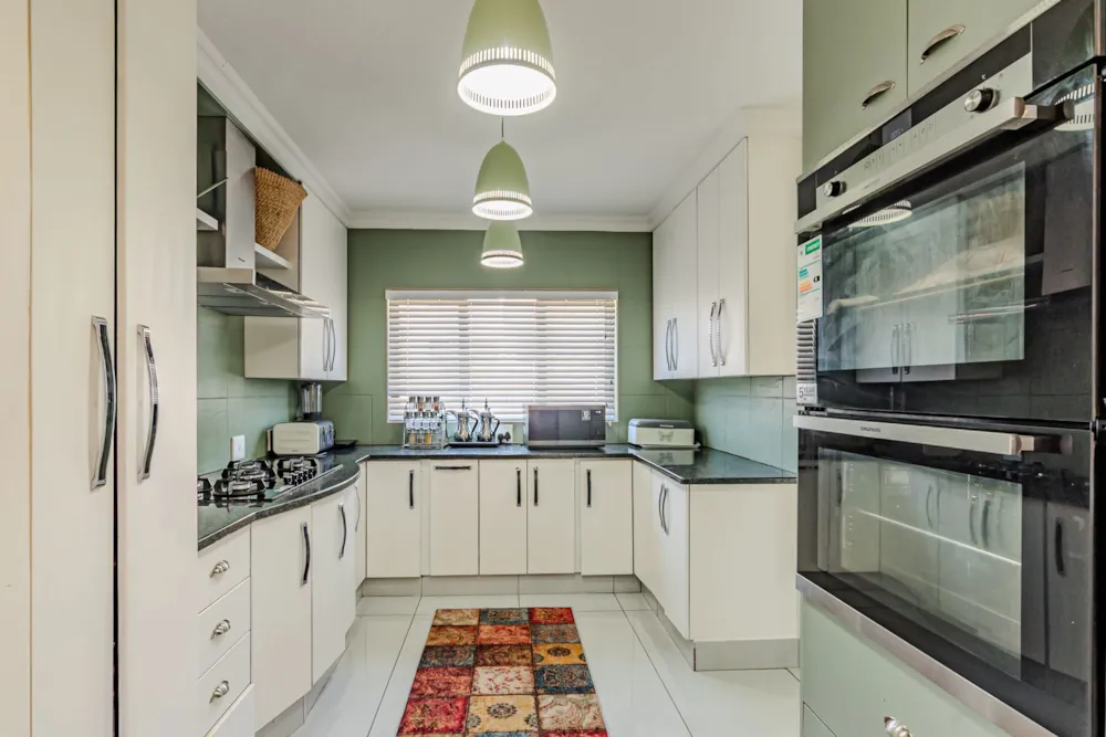 Double-storey house for sale in Stone Ridge Country Estate - CN1728531 Double-storey house for sale in Stone Ridge Country Estate - CN1728531