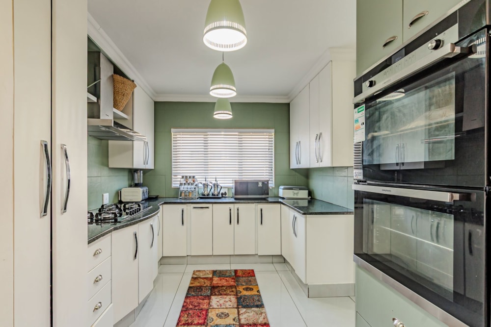 Double-storey house for sale in Stone Ridge Country Estate - CN1728531