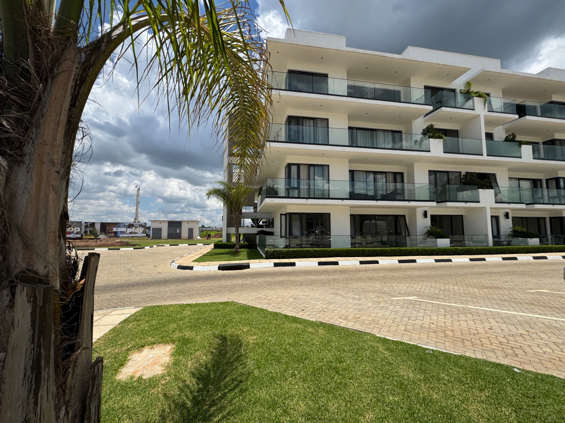 Apartment to rent in Borrowdale West, Zimbabwe - 3ZB1728534