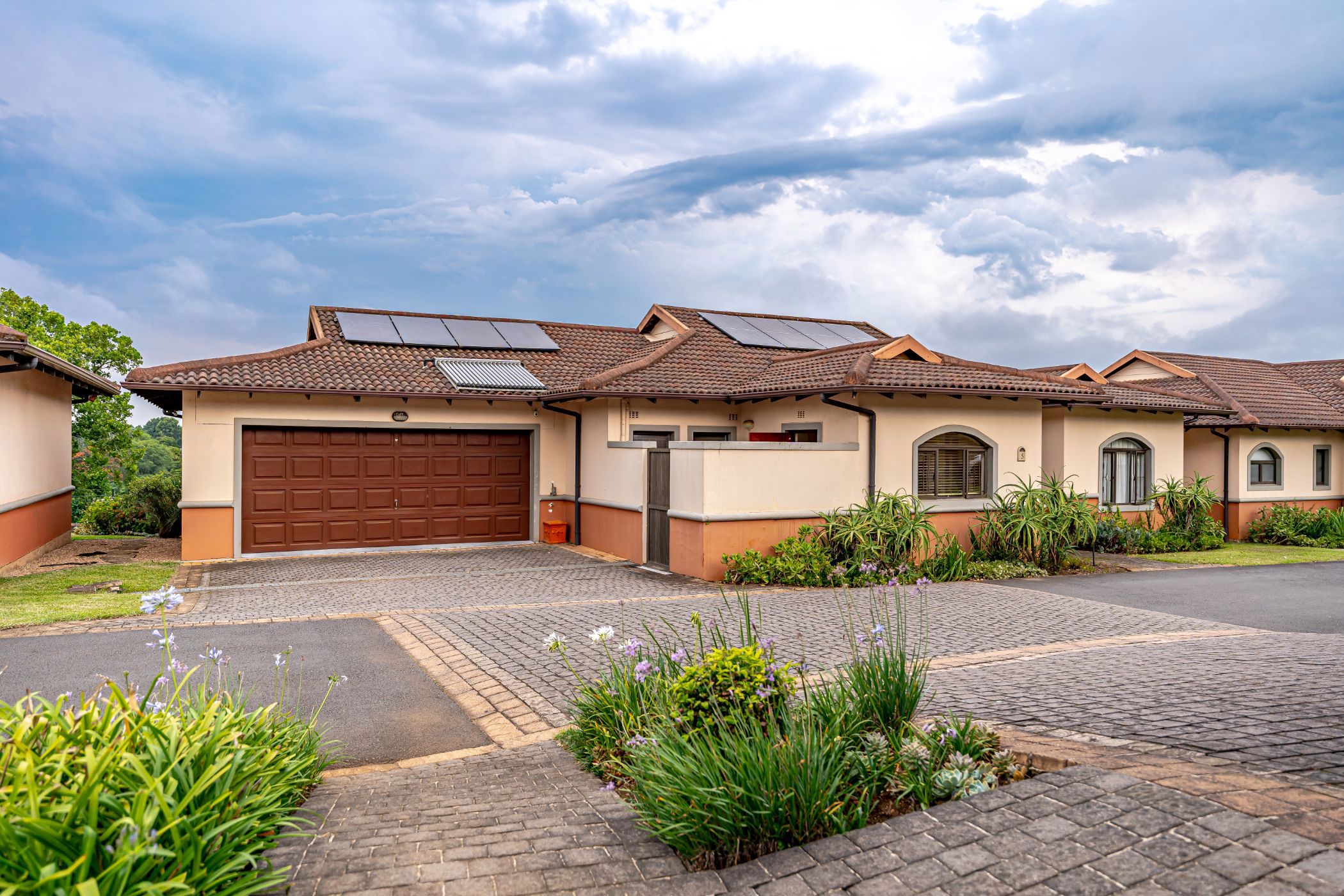 Townhouse for sale in Le Domaine Estate - 1KF1729408