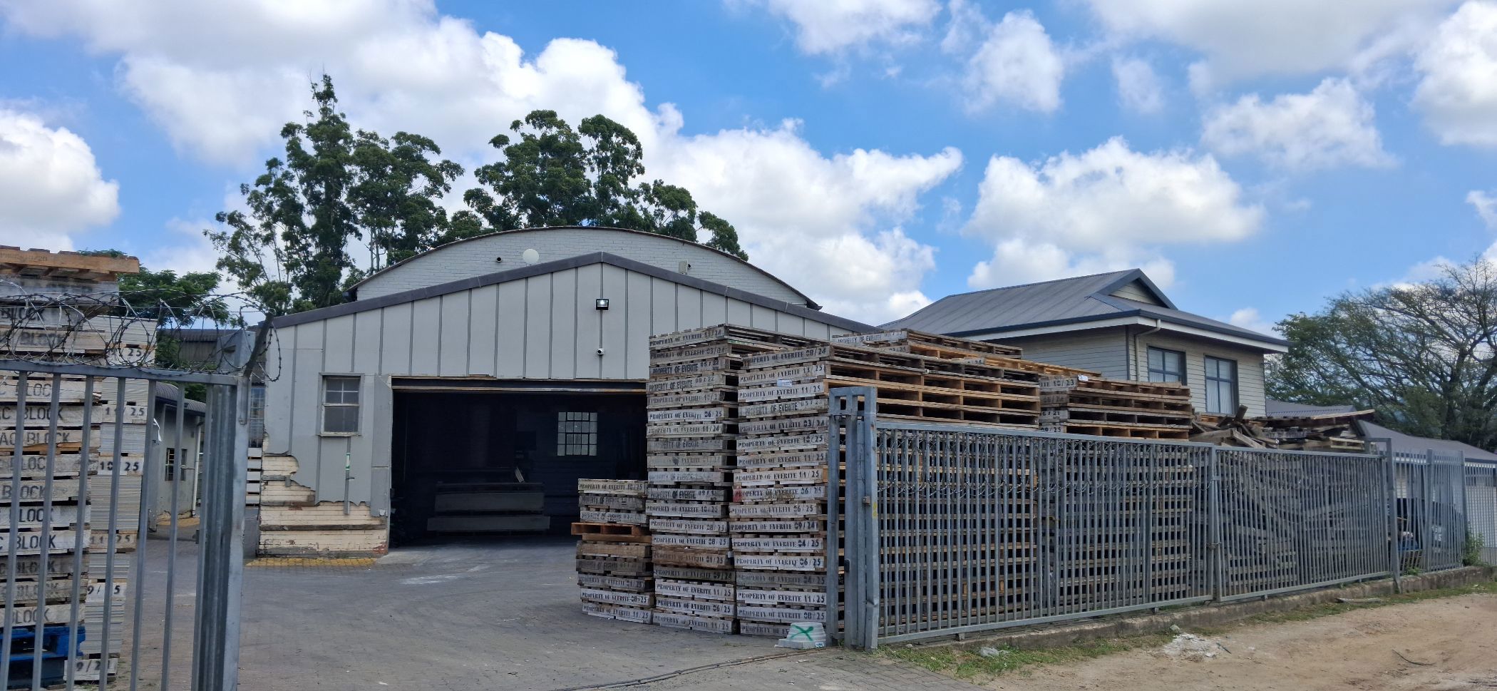 Commercial industrial property to rent in Pinetown North Industria - 1WP1728771