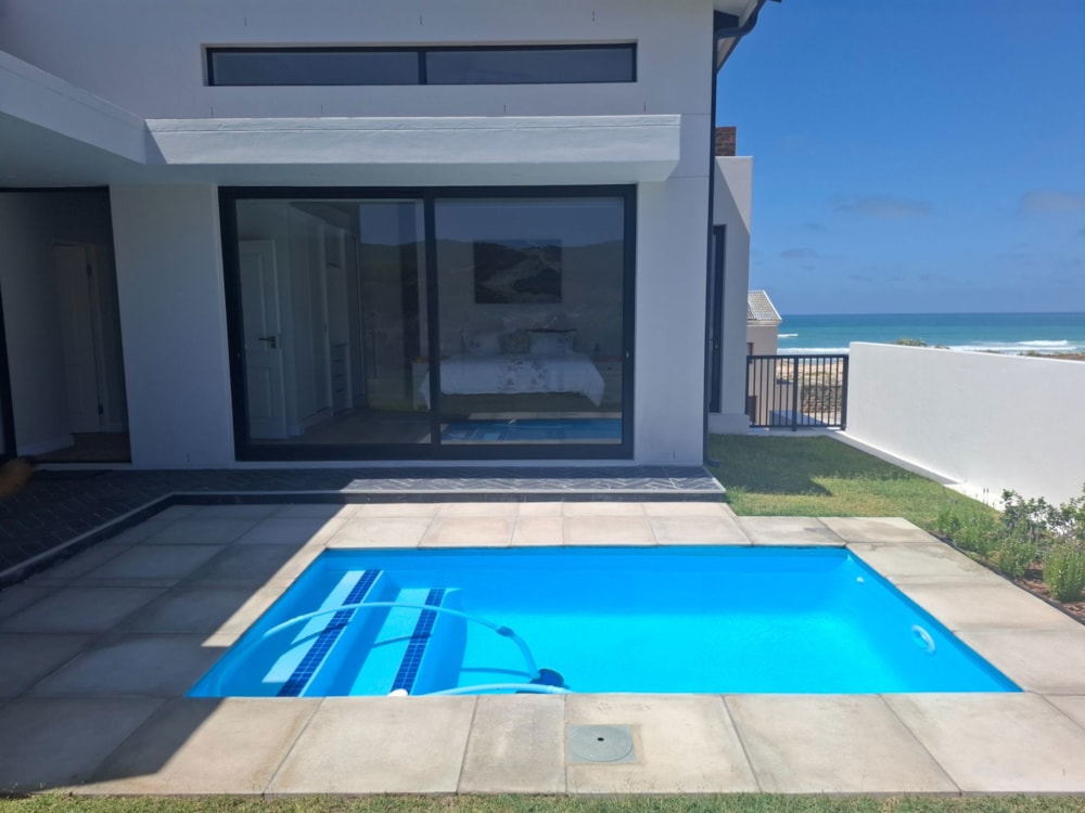 House for sale in Stilbaai - 1SR1728794