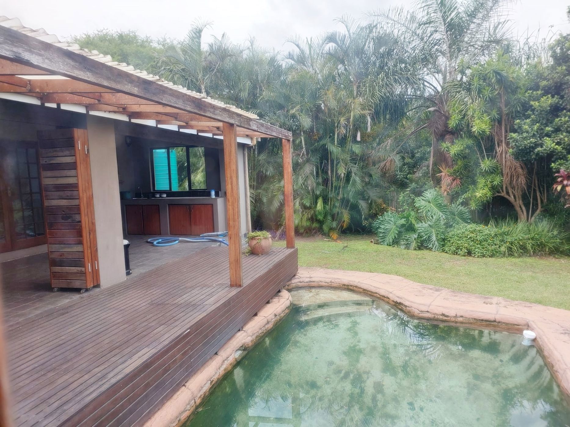 House to rent in Mount Moreland - 1ND1728941