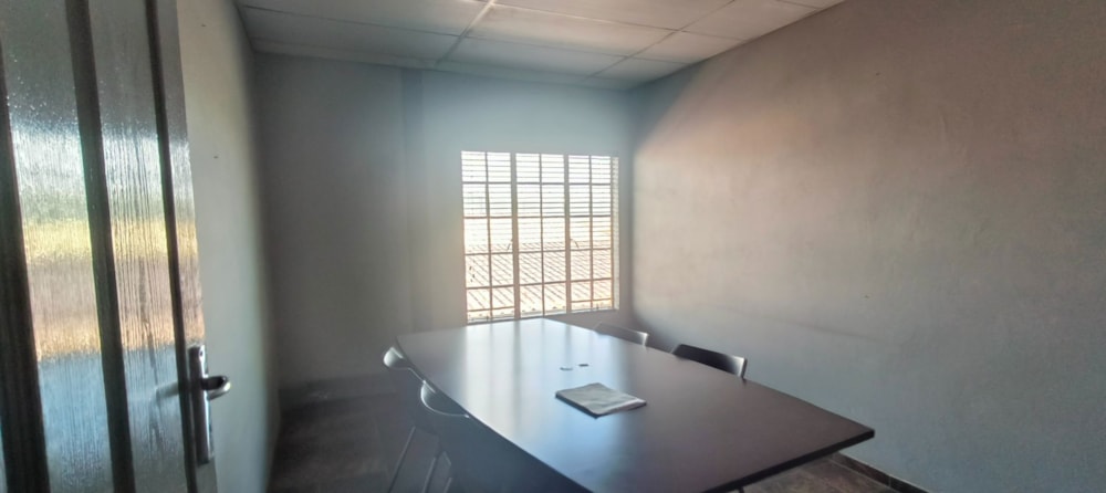 Commercial industrial property to rent in Meyerton - 1VT1729001