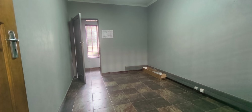 Commercial industrial property to rent in Meyerton - 1VT1729001