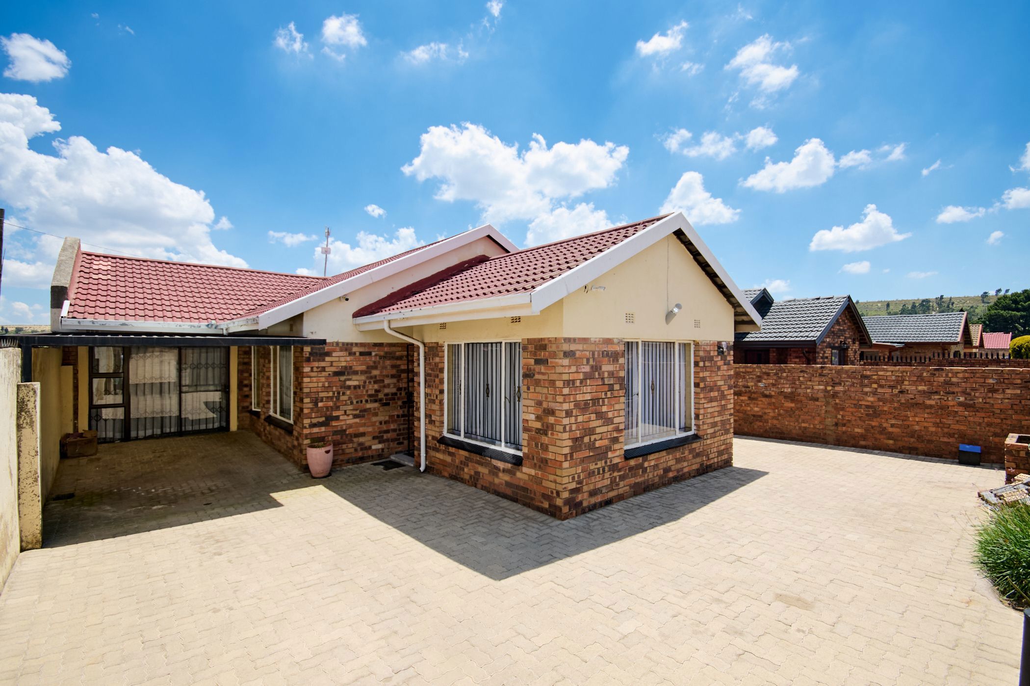 House for sale in Diepkloof - RAN1729893