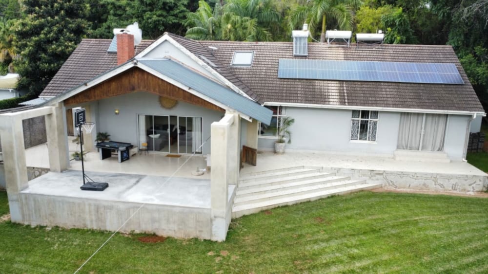 Double-storey house for sale in Mutare, Zimbabwe - 3ZB1735619