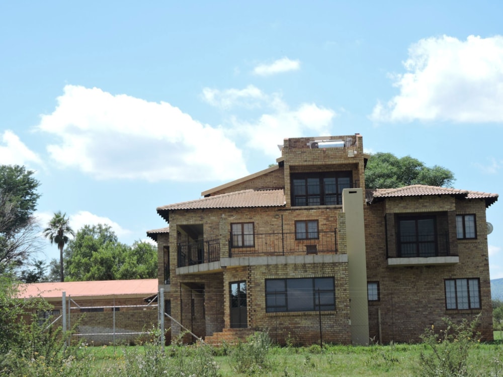 Mixed use farm for sale in Koster - 1RU1729528