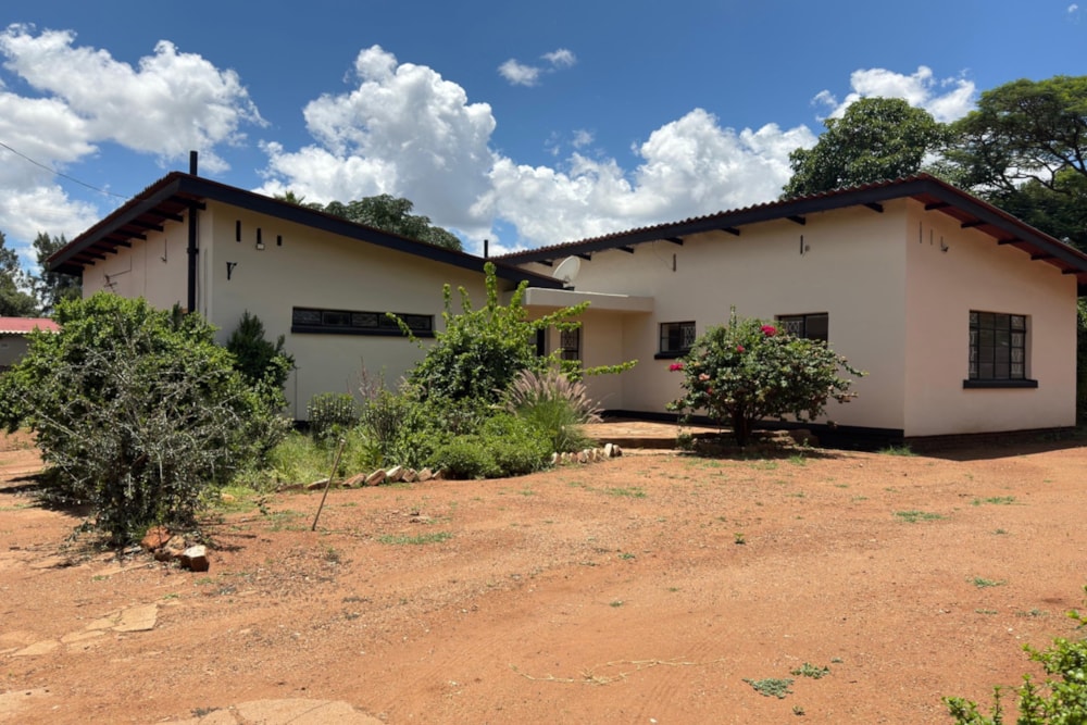 House for sale in Hillcrest, Zimbabwe - 3ZB1729241 House for sale in Hillcrest, Zimbabwe - 3ZB1729241