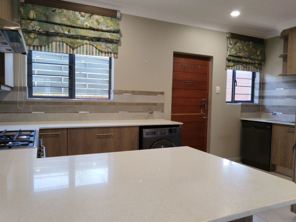 Townhouse for sale in Waterkloof Ridge - PT1729267