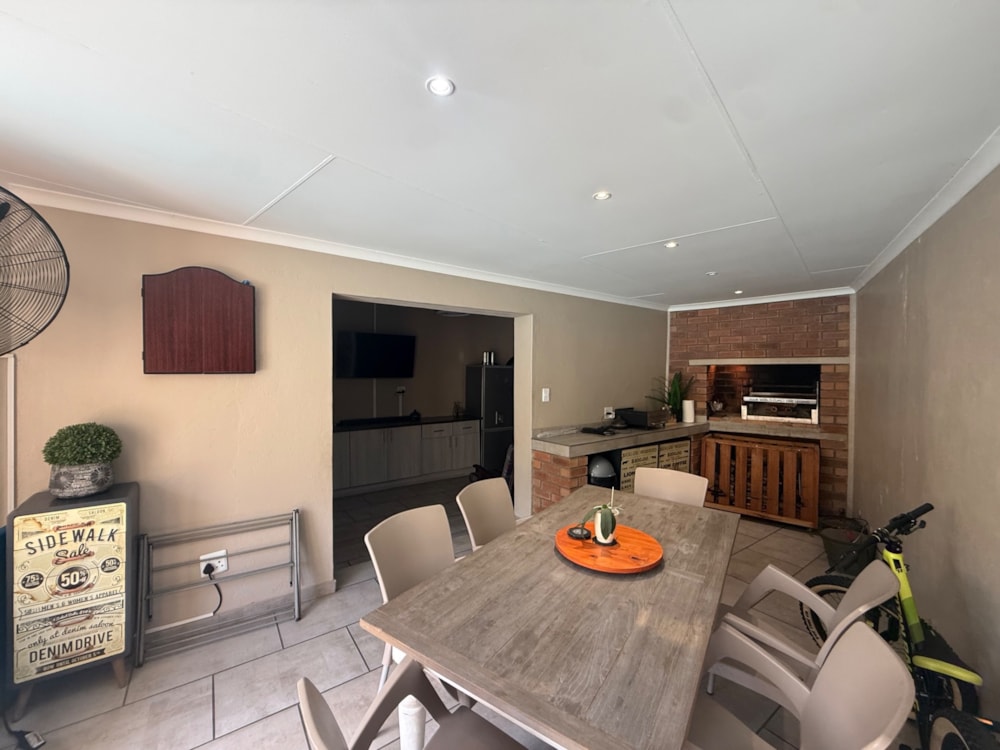 Double-storey house for sale in Cashan - 1RU1729947