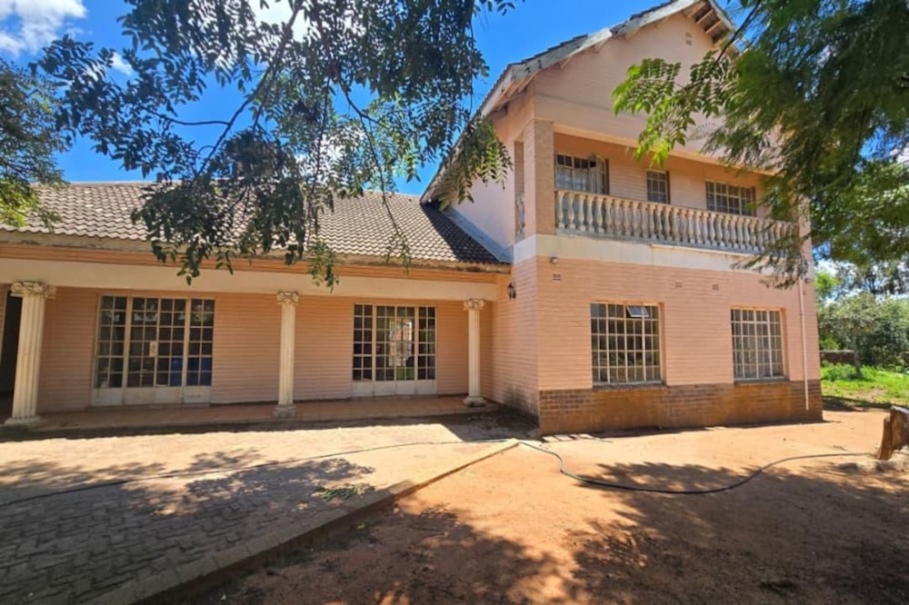 House for sale in Burnside, Bulawayo, Zimbabwe - 3ZB1729273