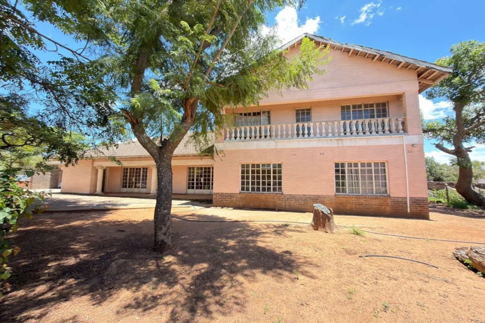 House for sale in Burnside, Bulawayo, Zimbabwe - 3ZB1729273 House for sale in Burnside, Bulawayo, Zimbabwe - 3ZB1729273