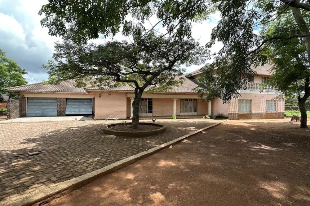 House for sale in Burnside, Bulawayo, Zimbabwe - 3ZB1729273 House for sale in Burnside, Bulawayo, Zimbabwe - 3ZB1729273