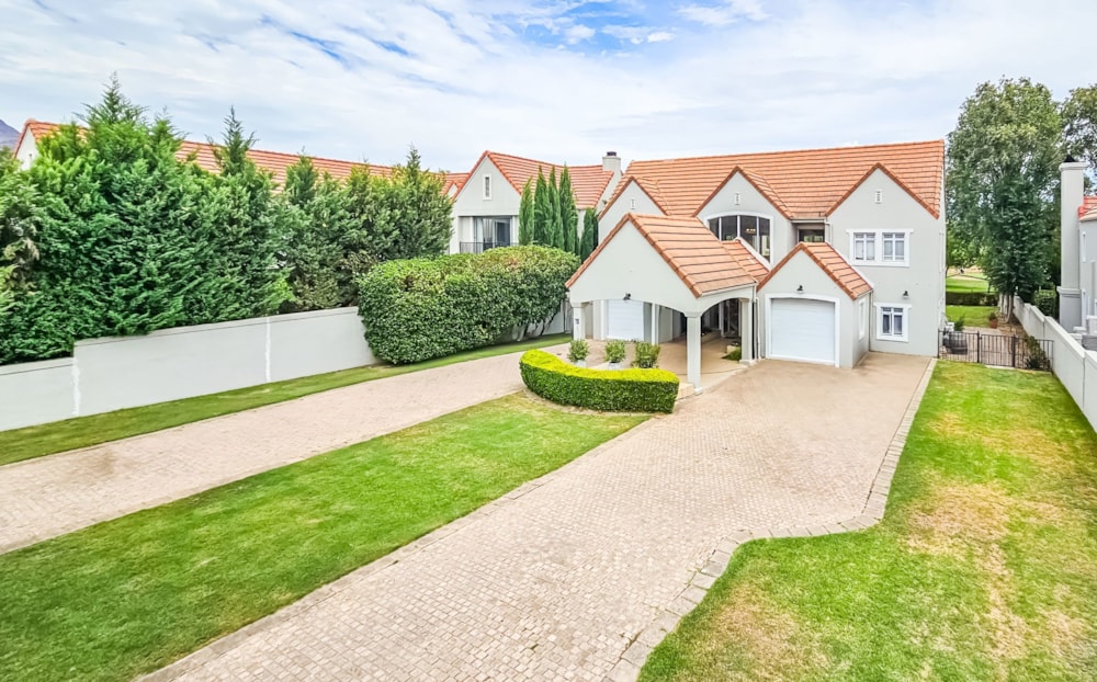 Golf estate house for sale in Boschenmeer Golf Estate - VLV1729081 Golf estate house for sale in Boschenmeer Golf Estate - VLV1729081