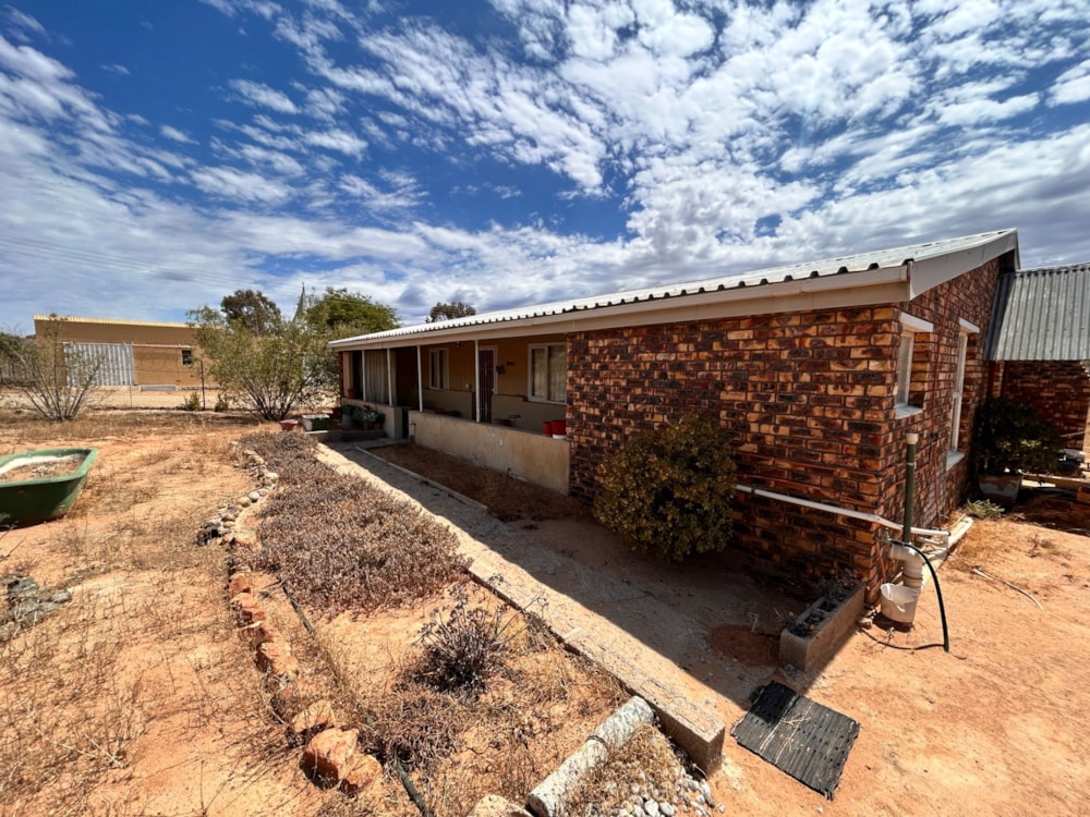 House for sale in Kamieskroon, Northern Cape - 1NA1743255