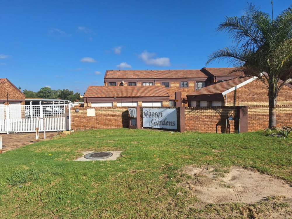 Double-storey apartment for sale in New Modder - EN1730078 Double-storey apartment for sale in New Modder - EN1730078