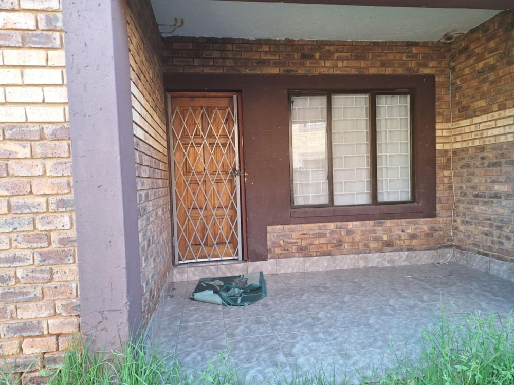 Double-storey apartment for sale in New Modder - EN1730078 Double-storey apartment for sale in New Modder - EN1730078