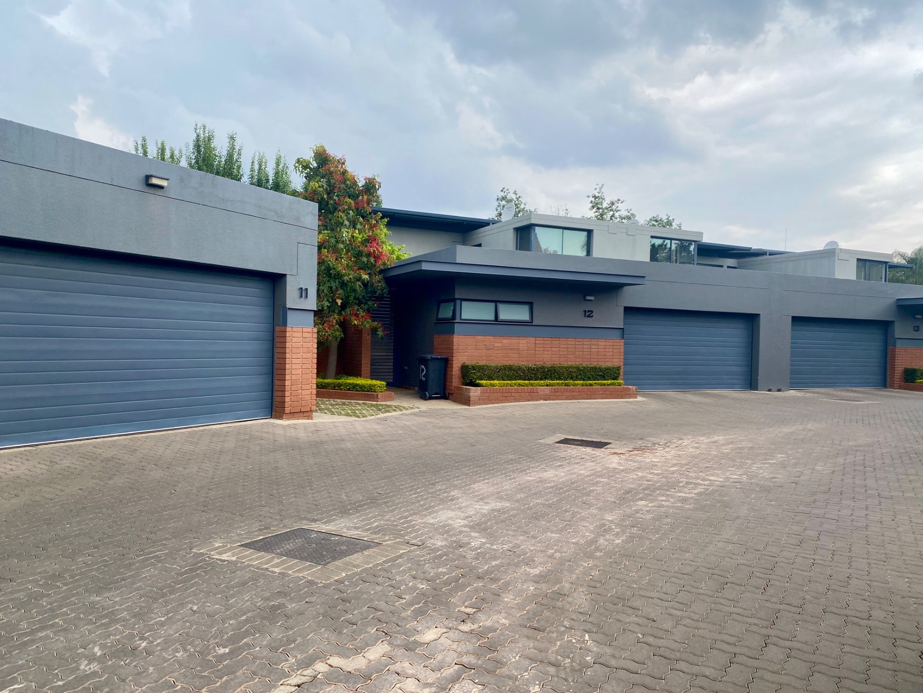 Security complex home for sale in Waterkloof Ridge - PT1730116