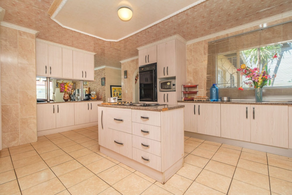 House for sale in Helikon Park - 1KR1729424