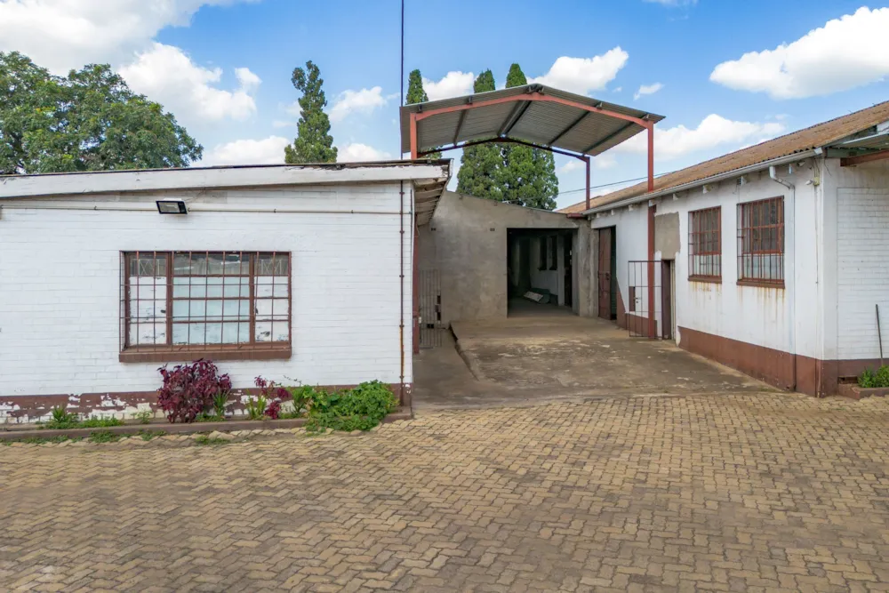 Commercial industrial property sold in Southerton, Zimbabwe - 3ZB1729438 Commercial industrial property sold in Southerton, Zimbabwe - 3ZB1729438