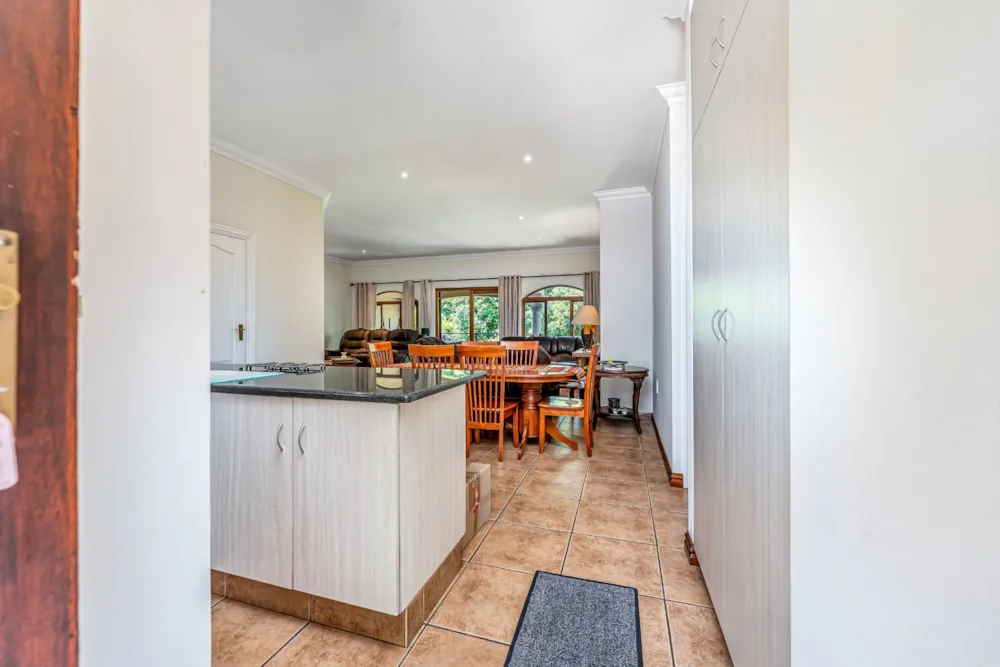 Townhouse sold in Le Domaine Estate - 1KF1730389 Townhouse sold in Le Domaine Estate - 1KF1730389