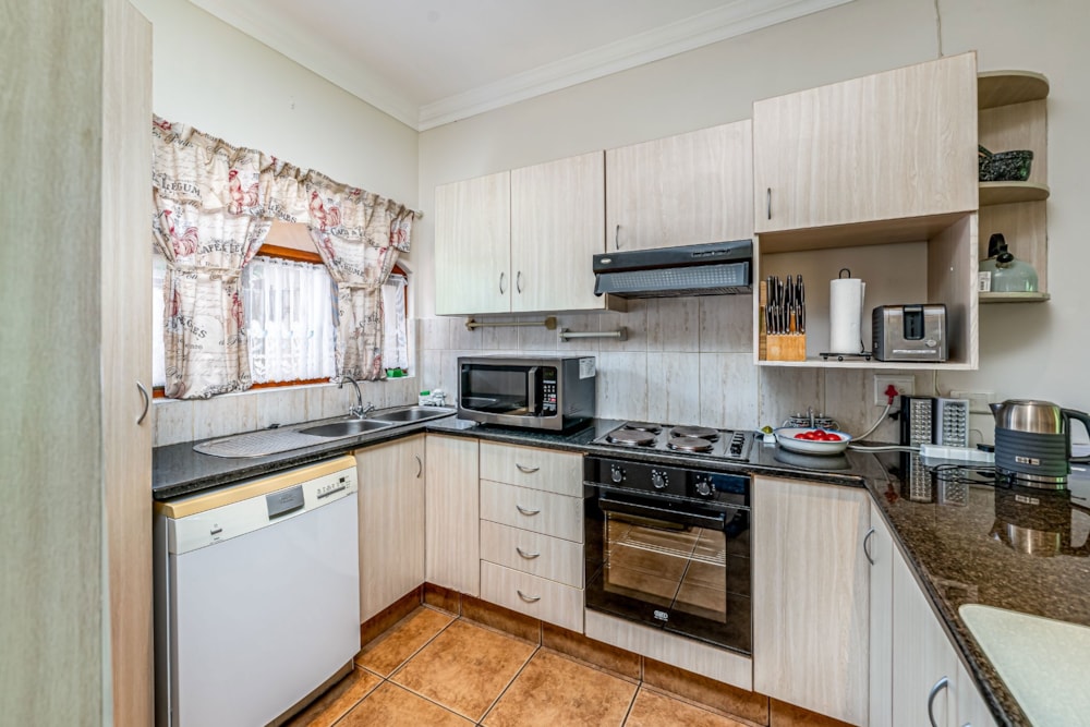 Townhouse for sale in Le Domaine Estate - 1KF1730389