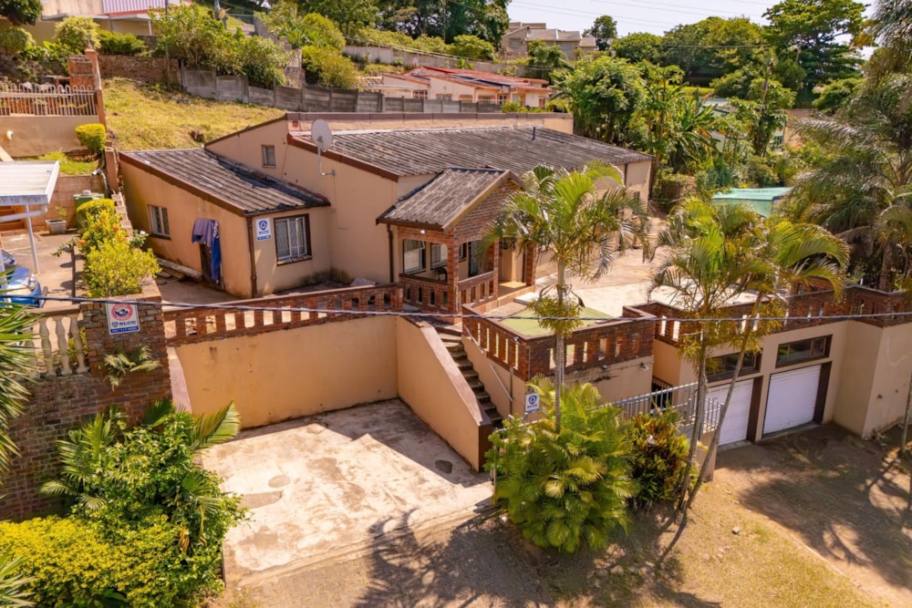 Double-storey house for sale in Chatsworth, KwaZulu-Natal - 1WP1729537