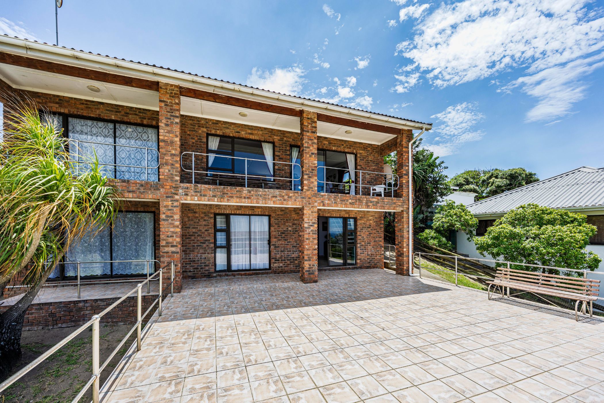 Double-storey house for sale in Haga Haga - 1EZ1729724