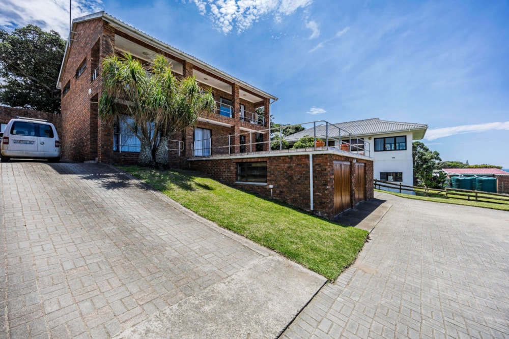 Double-storey house for sale in Haga Haga  - 1EZ1729724