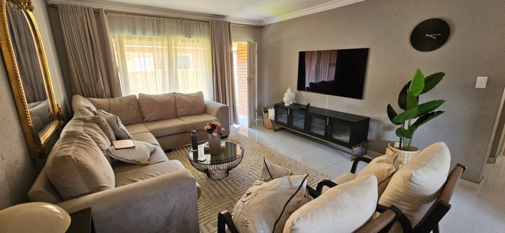 Security complex home for sale in Helderwyk Estate - 1BJ1729630