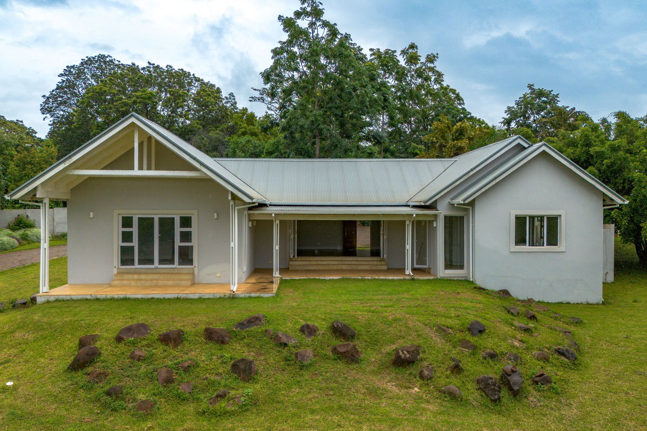 Townhouse for sale in Helensvale, Zimbabwe - 3ZB1729915