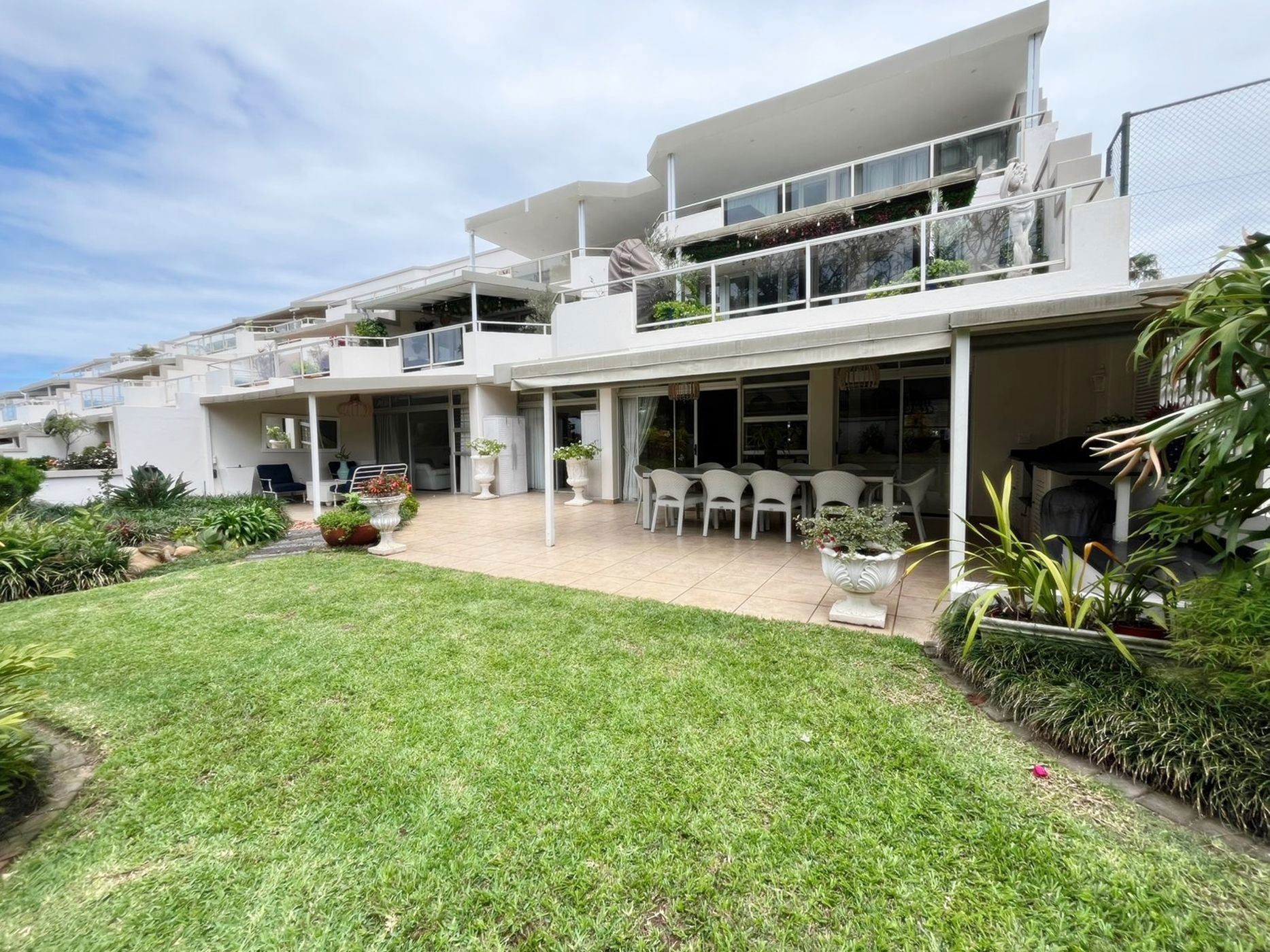 Apartment to rent in uMhlanga Rocks - 1ND1729913
