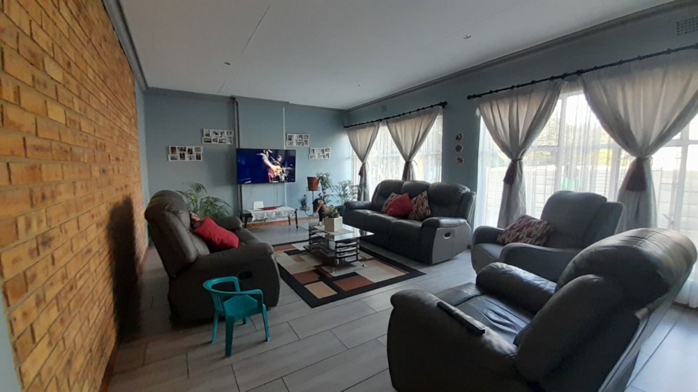 House for sale in Vanderbijlpark SE 6 - 1VT1729966 House for sale in Vanderbijlpark SE 6 - 1VT1729966