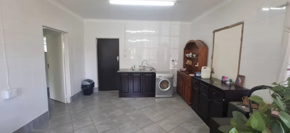 Garden cottage let in Summerveld - 1KF1729975