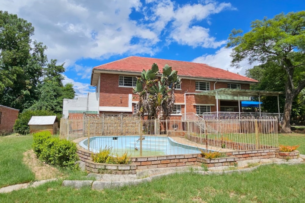 Double-storey house for sale in Hillside, Bulawayo, Zimbabwe - 3ZB1730027 Double-storey house for sale in Hillside, Bulawayo, Zimbabwe - 3ZB1730027