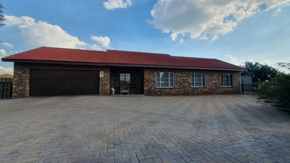 House for sale in Riversdale, Meyerton - 1VT1730125