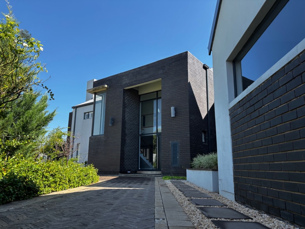 Double-storey house for sale in Somerton Estate - 1BX1730112 Double-storey house for sale in Somerton Estate - 1BX1730112