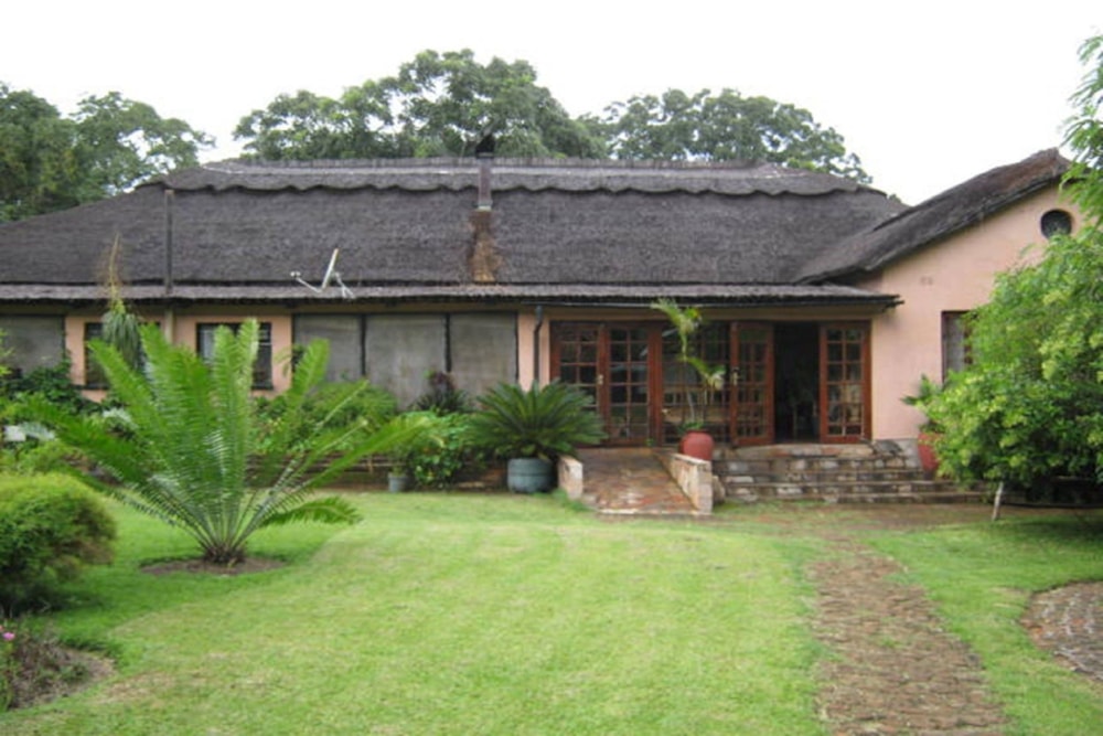 Game lodge for sale in Hatfield, Zimbabwe - 3ZB1730094 Game lodge for sale in Hatfield, Zimbabwe - 3ZB1730094