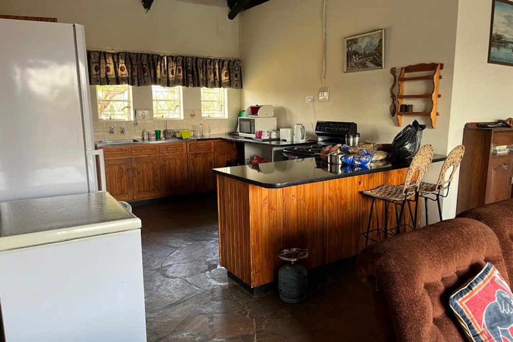 House for sale in Kariba, Zimbabwe - 3ZB1730182