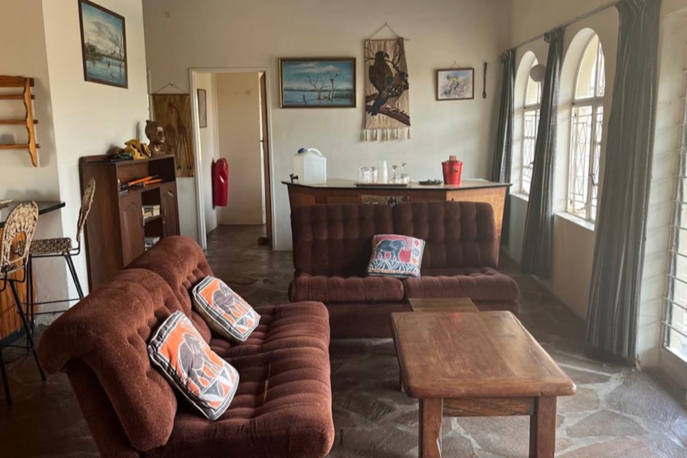 House for sale in Kariba, Zimbabwe - 3ZB1730182