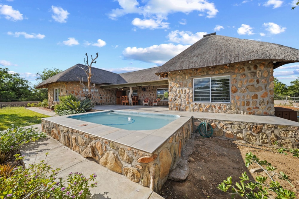House for sale in Ndlovumzi Nature Reserve - 1HS1730211