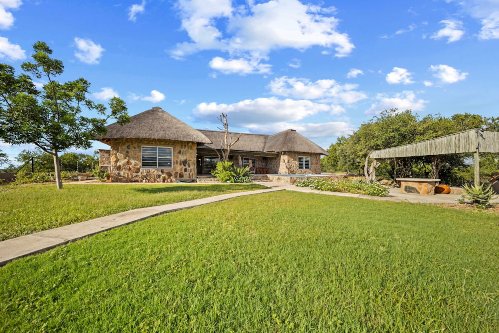 House for sale in Ndlovumzi Nature Reserve - 1HS1730211