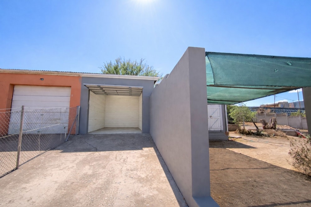 House for sale in Oudtshoorn South - 1OU1730270