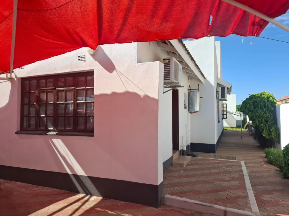 House let in Block 9, Botswana - 3BO1731677