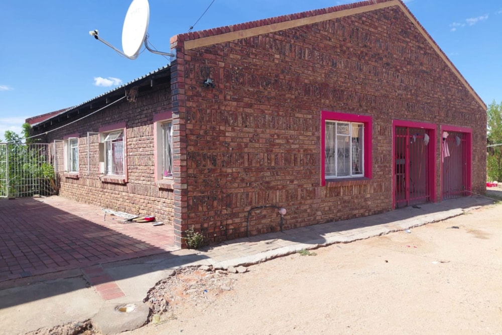 House for sale in Lemoendraai - 1KAH1730354